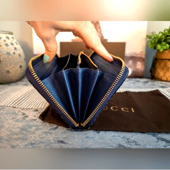 Rare Gucci Blue and Yellow Python Bamboo Tassel Zippy Wallet - Picture 8 of 11